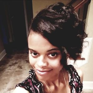 Meet your Posher, Denisha